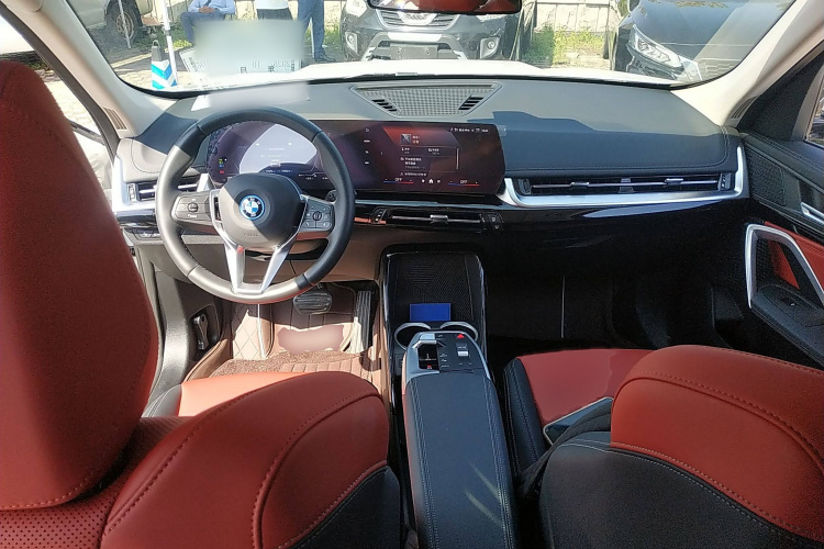 宝马iX1 2023款 eDrive25L X设计套装中控内饰7002