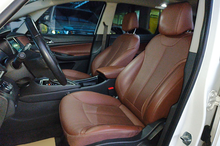 别克GL6 2019款 18T 6座互联豪华型 国VI中控内饰19