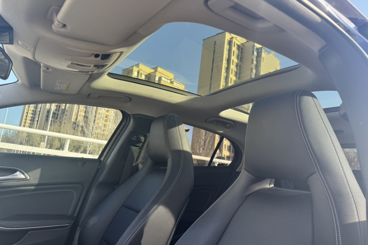 奔驰GLA 2017款 GLA 200 时尚型中控内饰7008