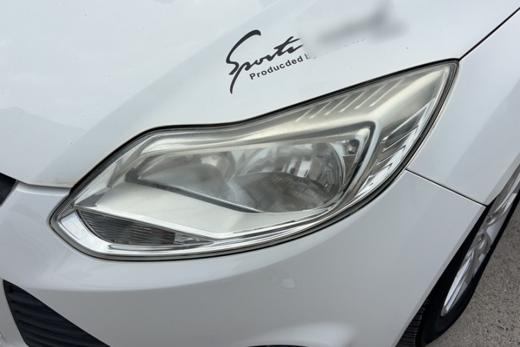 福特 福克斯 2012款 三厢 1.6L 自动舒适型局部细节36