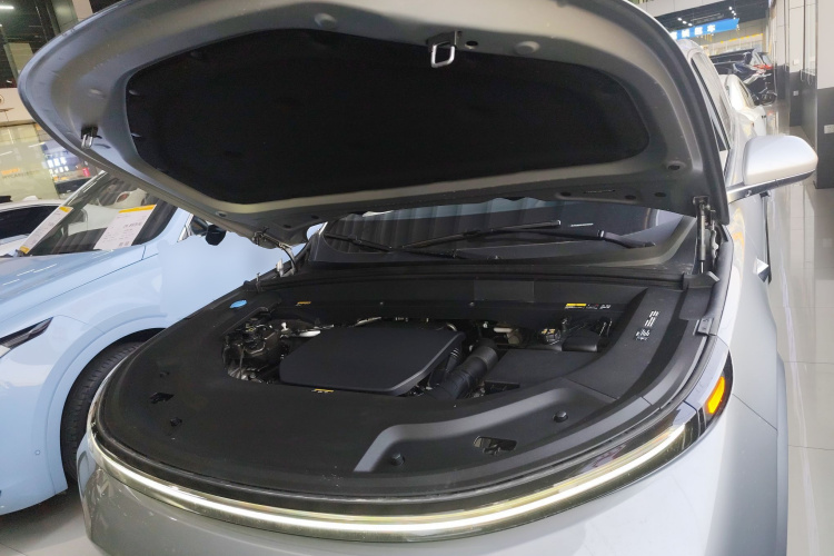 理想汽车 理想L9 2023款 Pro机舱底盘24