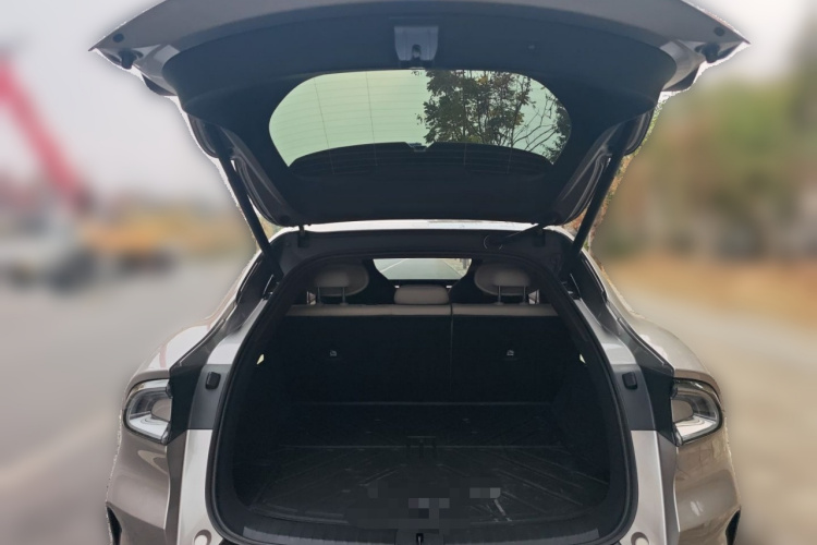 小米汽车 小米YU7 2025款 超长续航高性能四驱Max版中控内饰23