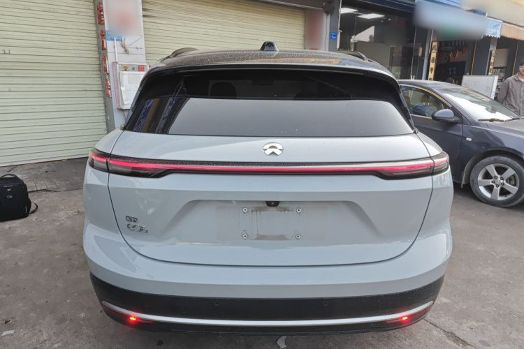 蔚来ES6 2024款 75kWh车身外观6