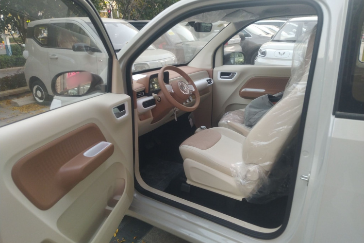 五菱汽车 宏光MINIEV 2024款 第三代 215km 青春版中控内饰20