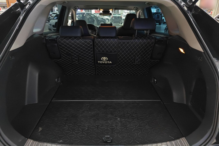 丰田 威兰达 2020款 2.0L CVT两驱豪华版局部细节23