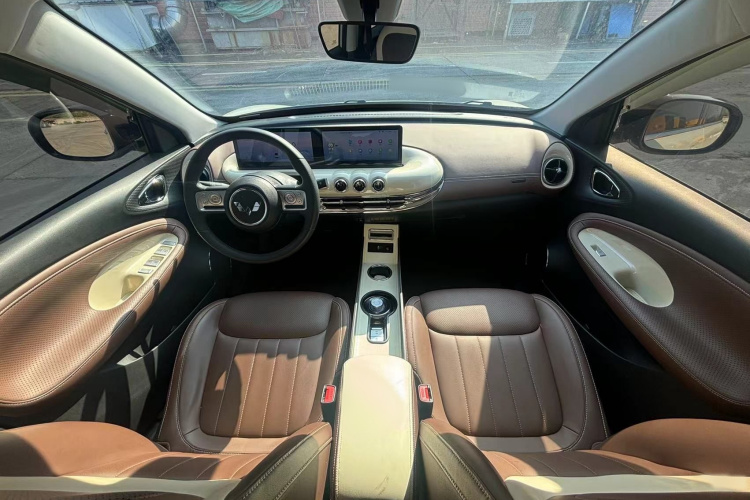 五菱汽车 五菱缤果 2023款 333km 灵犀互联款中控内饰7008