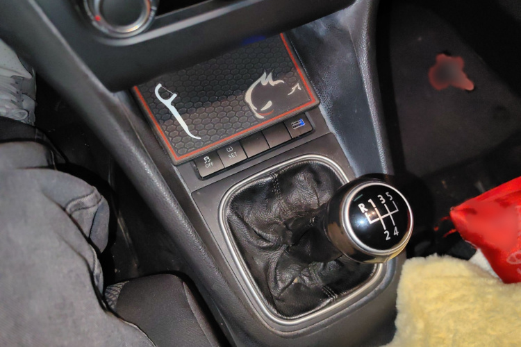 大众 高尔夫 2012款 1.6 手动舒适型局部细节18