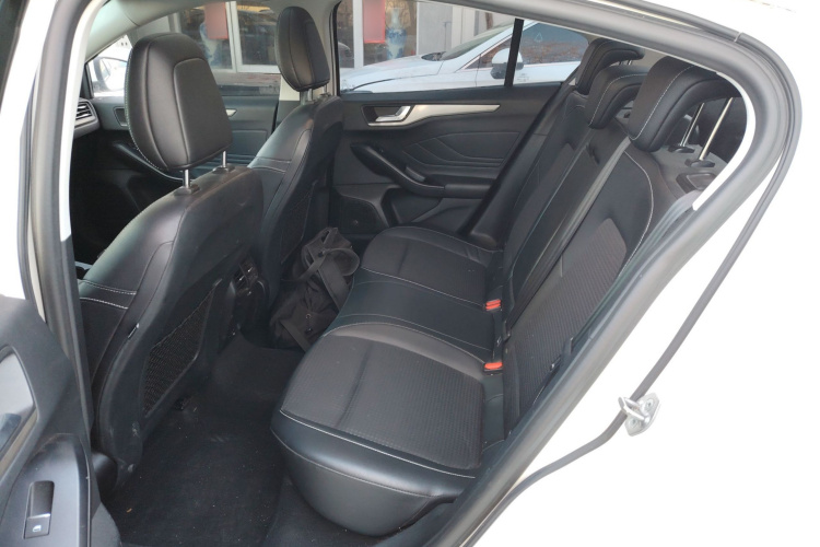 福特 福克斯 2020款 三厢 EcoBoost 180 自动锋潮型中控内饰21