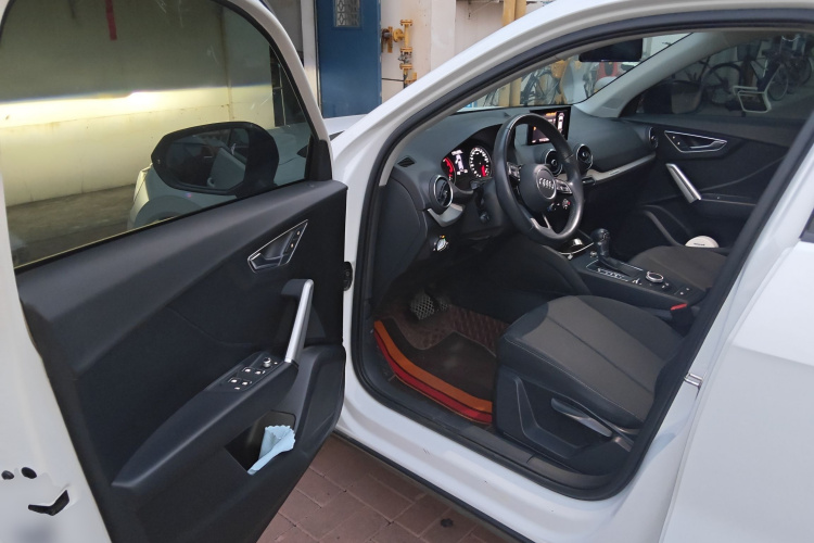 奥迪Q2L 2020款 35 TFSI 进取动感型中控内饰20