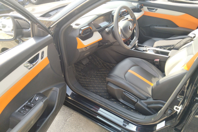 东风风神 奕炫 2023款 1.5L 自动荣耀版中控内饰20