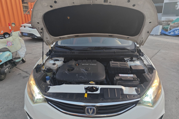 长安 逸动 2013款 1.6L 手动俊酷型 国IV机舱底盘24