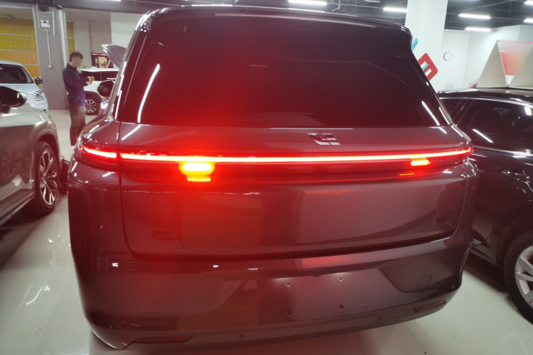 理想汽车 理想L8 2023款 Pro车身外观6004