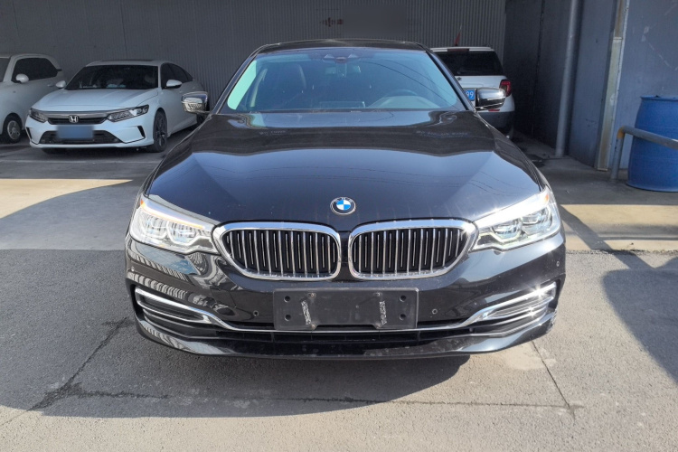 宝马5系新能源 2020款 里程升级版 530Le 豪华套装车身外观2