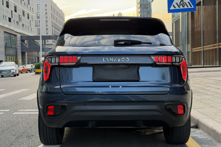 领克01 2017款 2.0T 两驱耀Pro版车身外观6