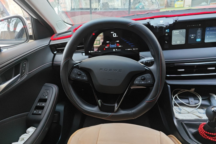 荣威i5 2023款 1.5L 手动舒享版中控内饰13