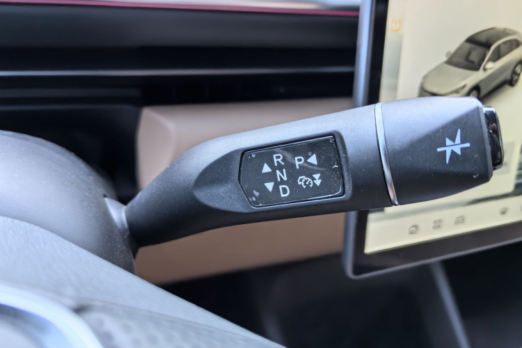 ARCFOX极狐 极狐 阿尔法T5(ARCFOX αT5) 2025款 630 神行版局部细节18