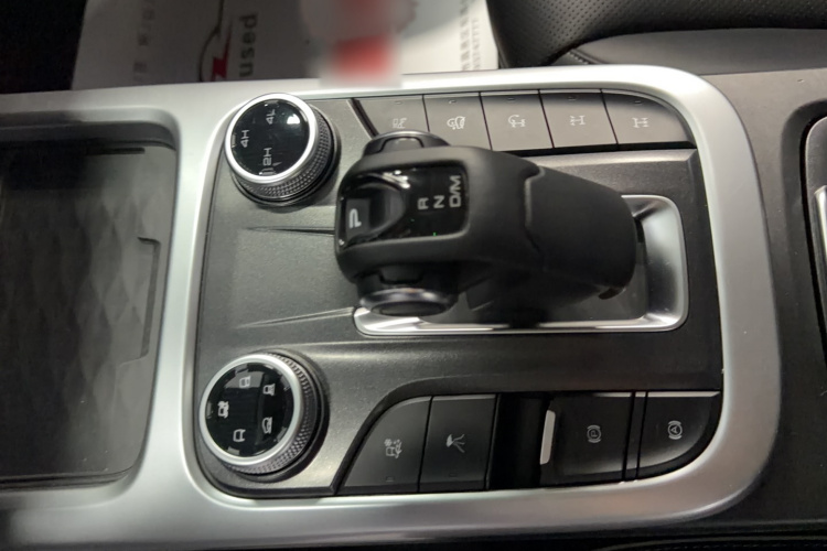 坦克300 2023款 越野版 2.0T 征服者中控内饰7006