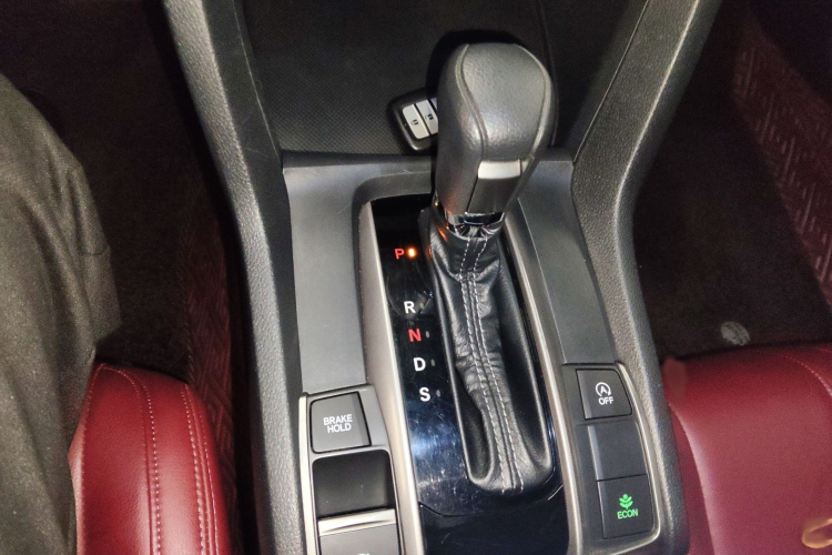 本田 思域 2021款 HATCHBACK 220TURBO CVT潮酷控局部细节18