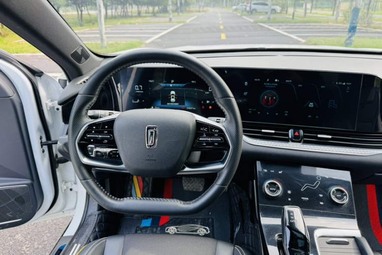 奔腾B70S 2022款 1.5T 智潮统帅中控内饰7003