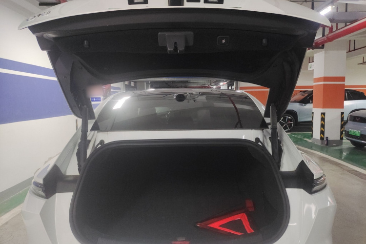 蔚来ET5 2022款 75kWh机舱底盘23