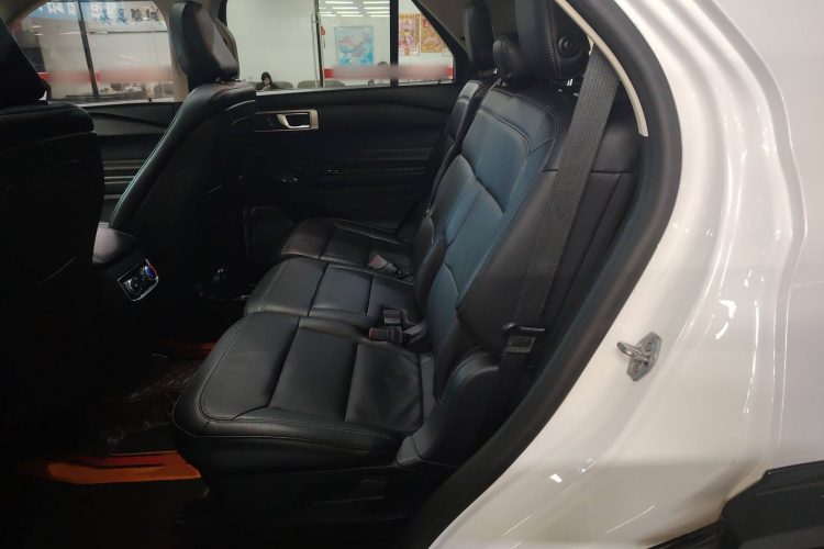 福特 探险者 2020款 EcoBoost 285 四驱风尚版 7座中控内饰7004