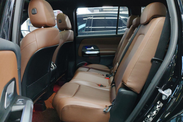 奔驰GLB 2023款 GLB 220 时尚型中控内饰7004