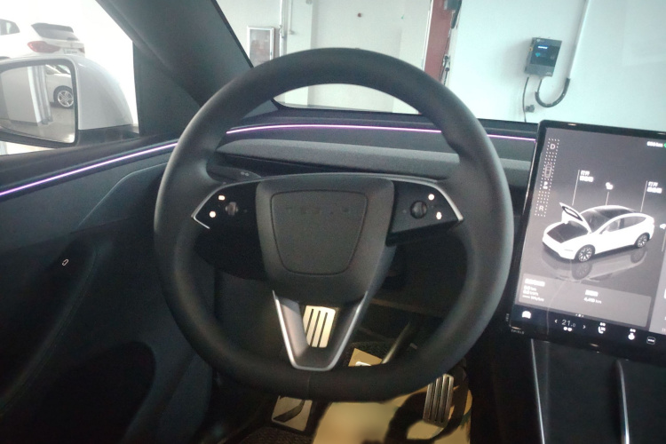 特斯拉 Model Y L 2025款 长续航全轮驱动版局部细节13