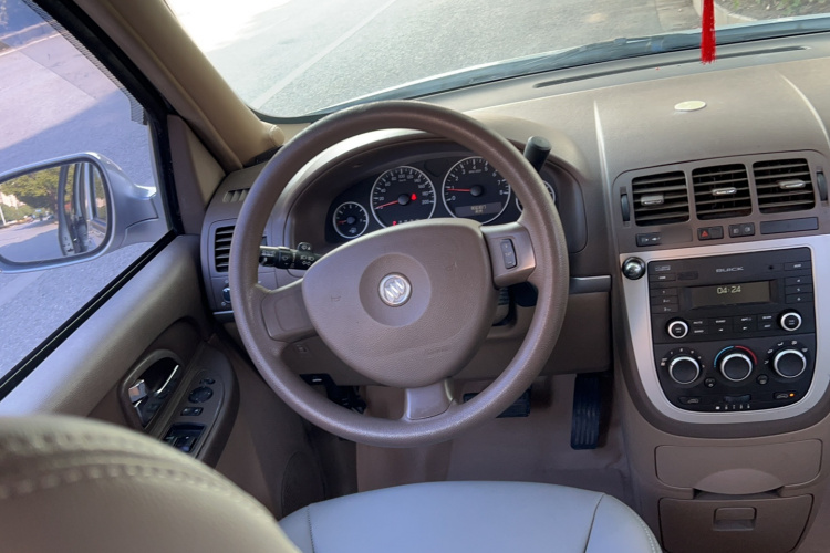 别克GL8 2014款 2.4L 经典版局部细节13