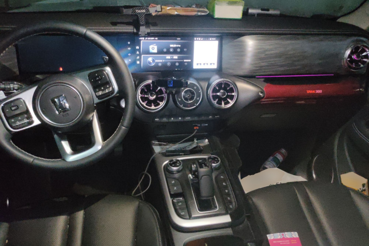 坦克300 2023款 2.0T 铁骑02中控内饰12