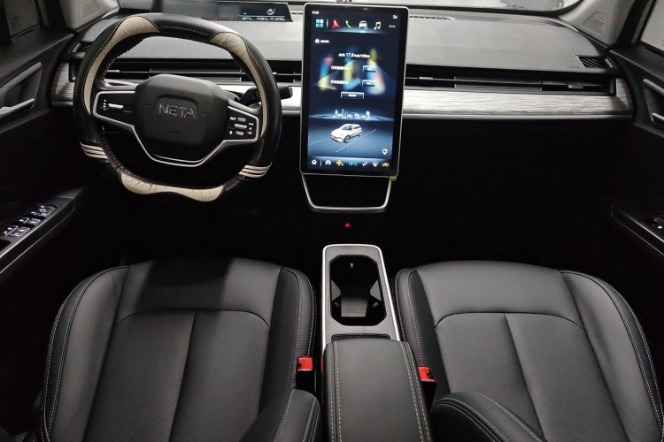 哪吒汽车 哪吒V 2022款 潮 400 Lite中控内饰7003