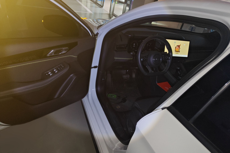 领克03 2023款 2.0TD DCT劲Pro中控内饰7003