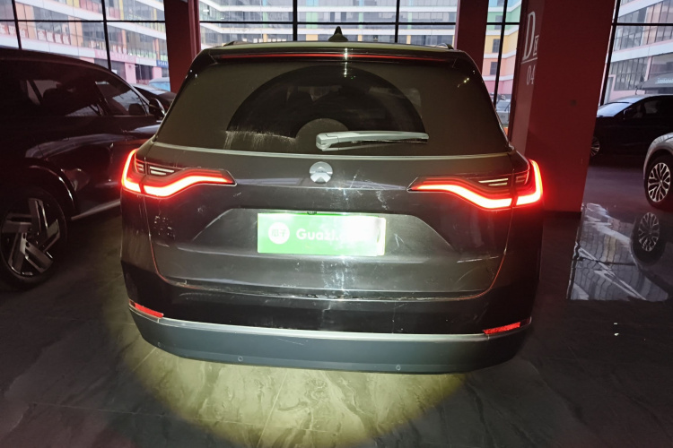 蔚来ES8 2020款 580KM 七座版车身外观6