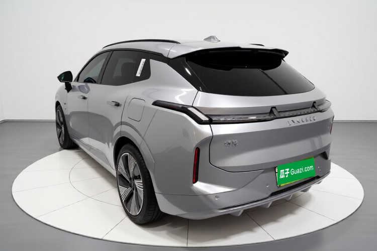 领克08 EM-P 2025款 120km 长续航Pro车身外观5