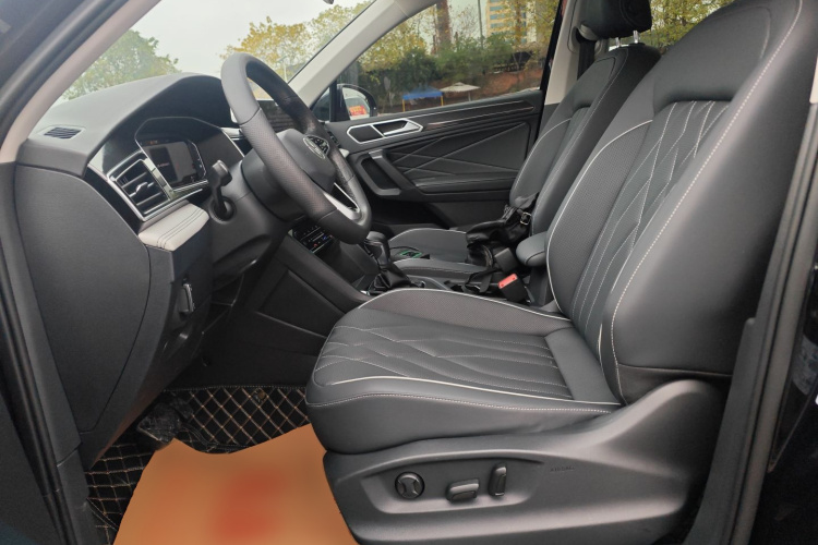 大众 途观L 2023款 改款 330TSI 自动两驱智享版中控内饰19