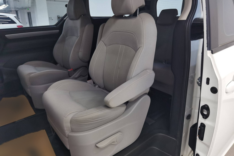 上汽大通MAXUS 大通G10 2022款 2.0T 自动智享版 汽油 7座中控内饰7004