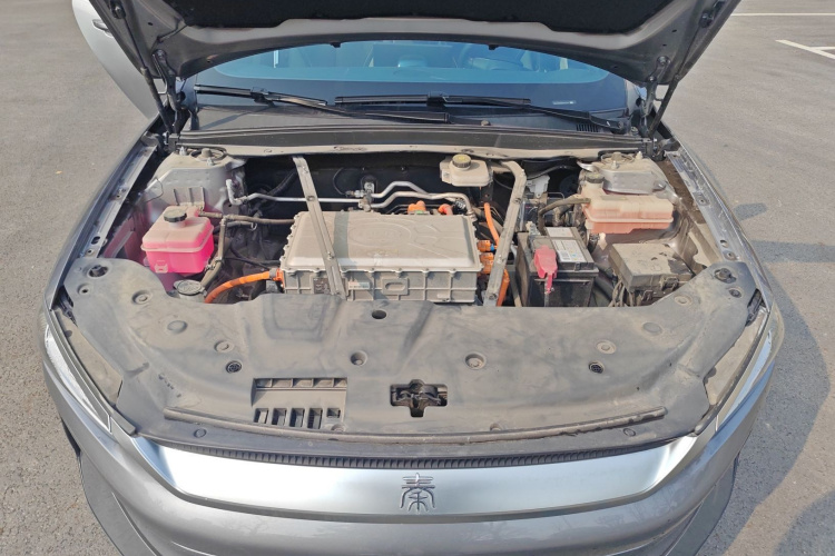 比亚迪 秦PLUS 2021款 EV 600KM 旗舰型机舱底盘24