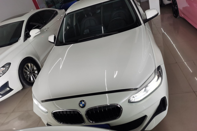 宝马1系 2021款 改款 120i M运动版车身外观2