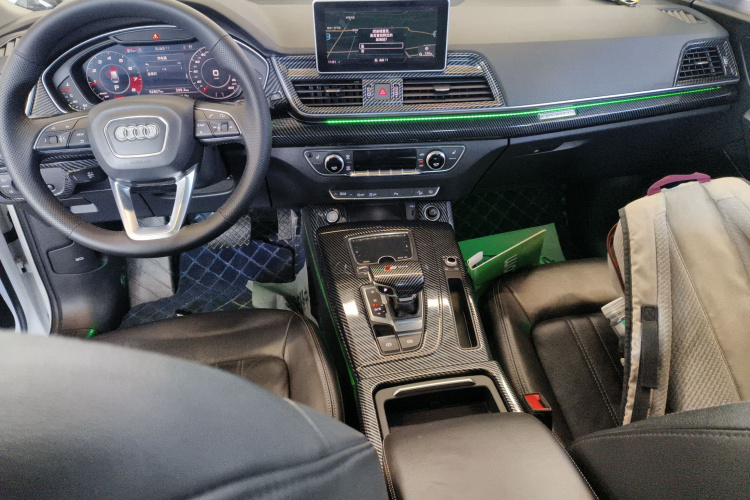 奥迪Q5L 2020款 改款 40 TFSI 荣享时尚型中控内饰12
