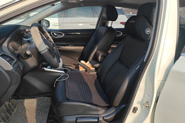 日产 轩逸 2022款 经典 1.6XE CVT舒适版中控内饰19