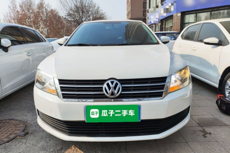 大众 朗行 2013款 1.6L 自动风尚型车身外观2