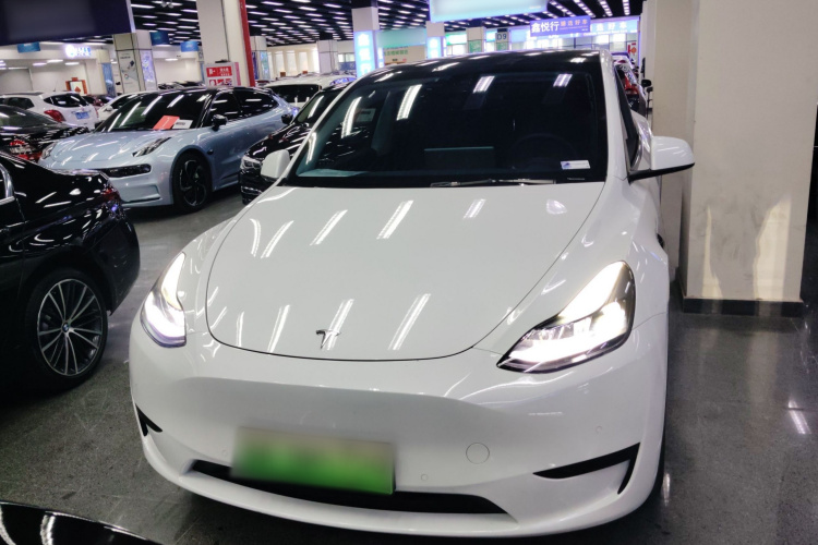 特斯拉 Model Y 2022款 改款 后轮驱动版车身外观2