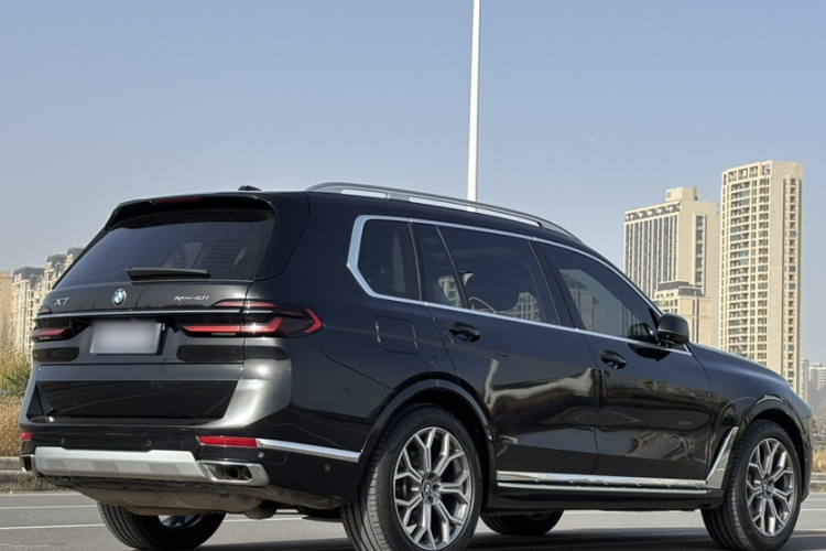 宝马X7 2023款 xDrive40i 领先型豪华套装车身外观6006