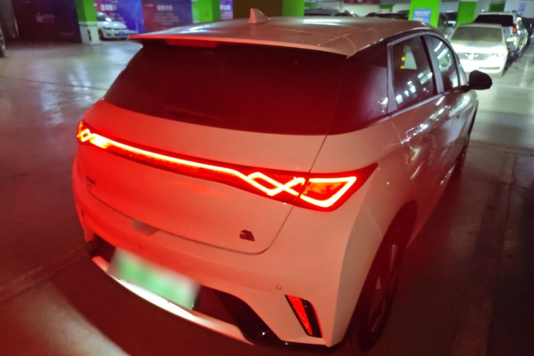 比亚迪 海豚 2023款 420km 时尚版车身外观7