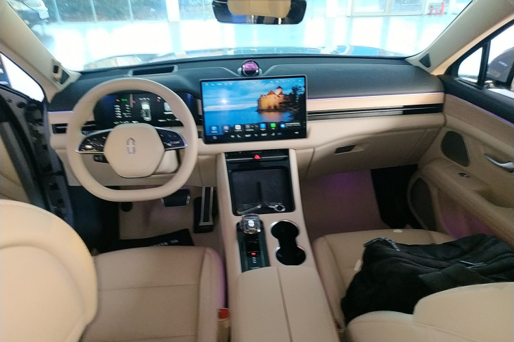 鸿蒙智行 问界M5 2024款 增程 Max RS 四驱高阶智驾版中控内饰7002