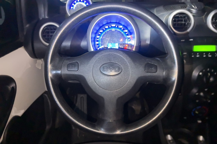 比亚迪F0 2015款 1.0L AMT 铉酷型局部细节13