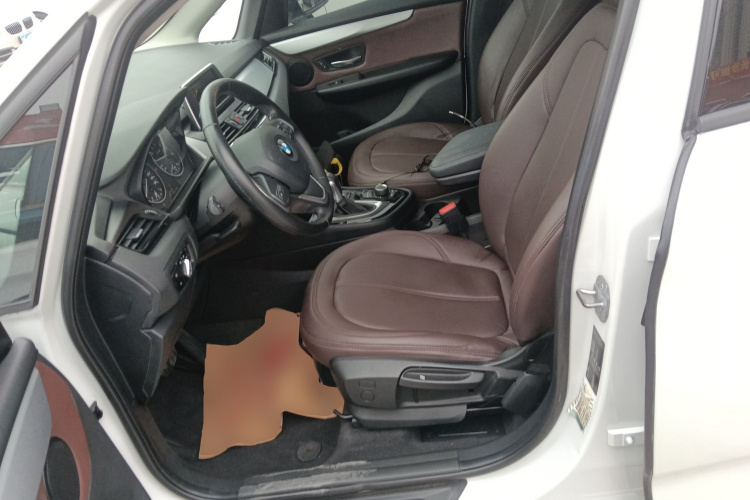 宝马2系旅行车 2016款 218i 领先型中控内饰19