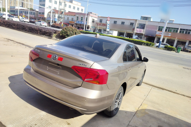 大众 捷达 2017款 1.5L 自动时尚型车身外观7