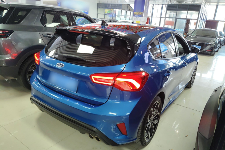 福特 福克斯 2020款 两厢 EcoBoost 180 自动ST Line车身外观7