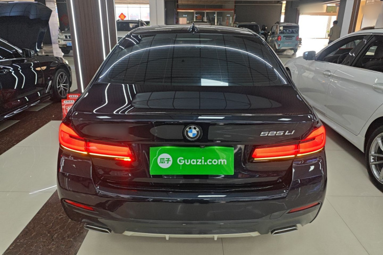 宝马5系 2022款 改款 525Li M运动套装车身外观6