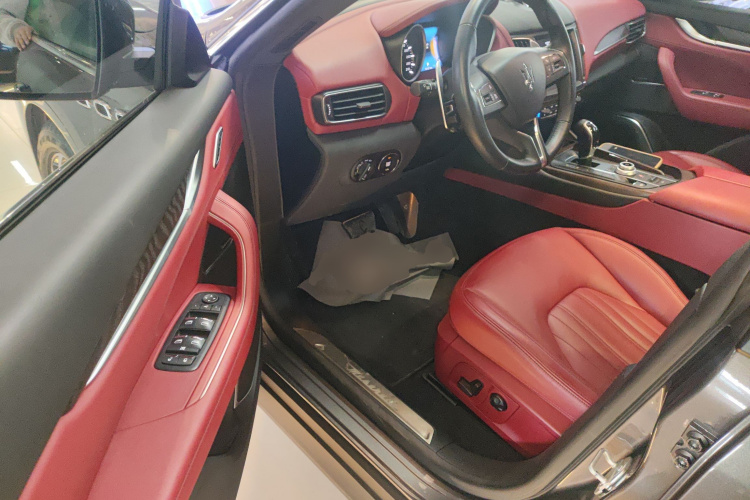 玛莎拉蒂 Levante 2016款 3.0T 标准型中控内饰20